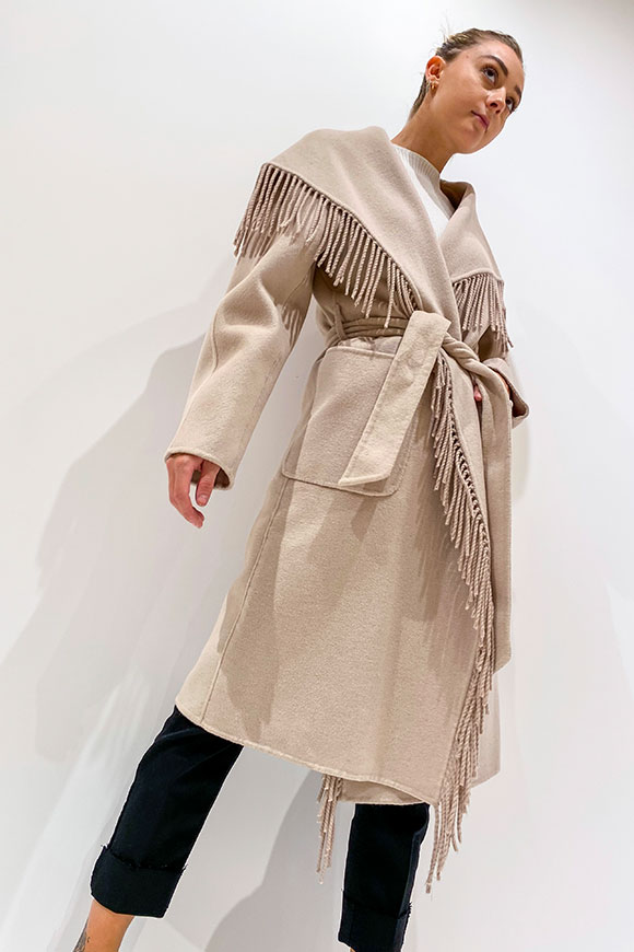 Vicolo - Long ecru coat with fringes and belt
