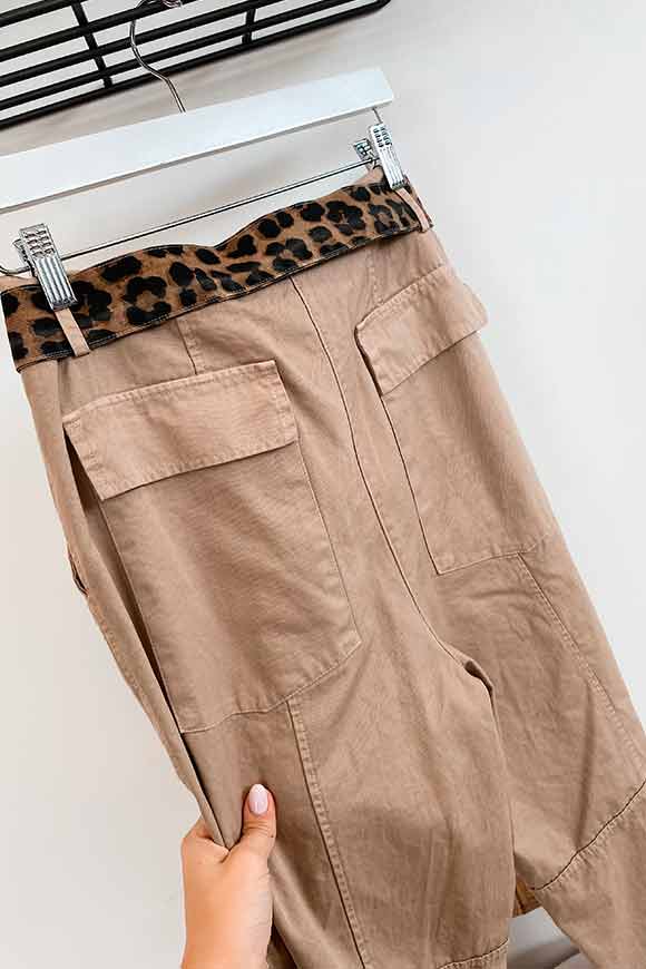 Vicolo - Pantaloni cargo beige cintura leopardata