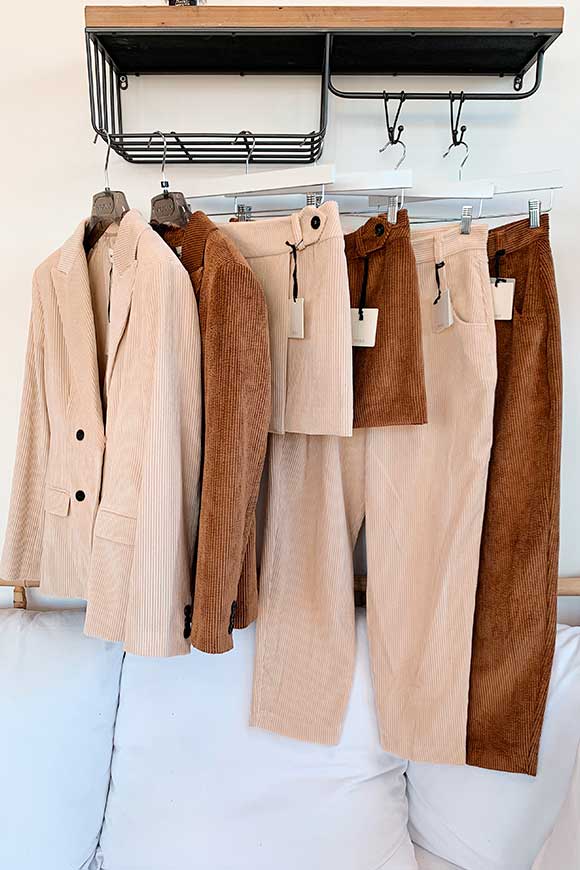 Vicolo - Camel corduroy trousers in velvet