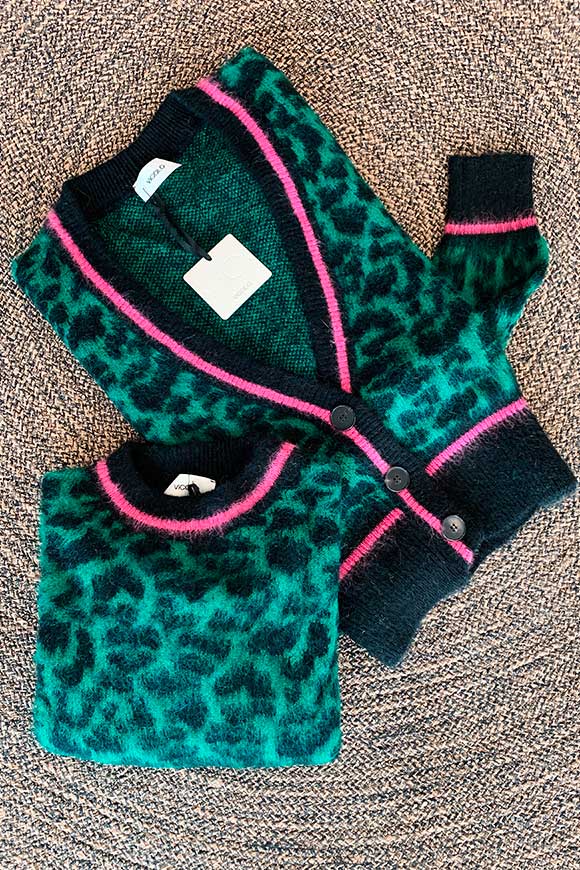 Vicolo - Green leopard-print sweater with fuchsia edges