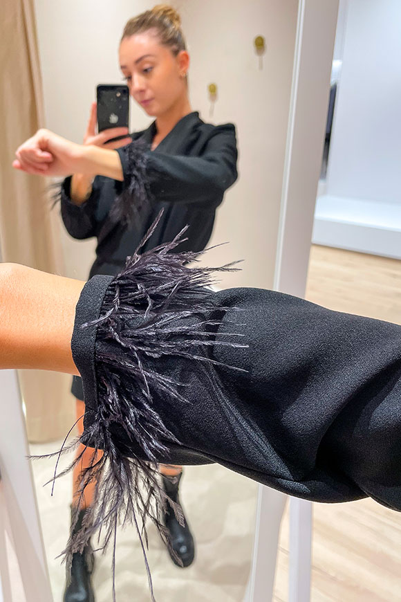 Vicolo - Black blazer-style dress with feathers