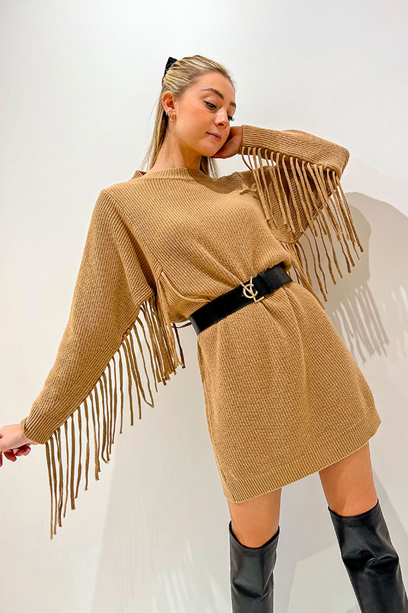 Vicolo - Ribbed camel dress with fringes