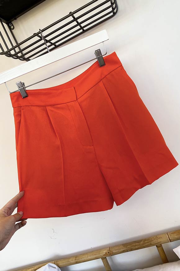 Vicolo - Orange structured Bermuda shorts