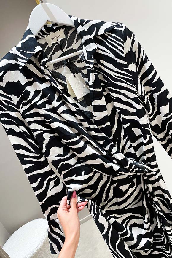 Vicolo - Vestito zebrato a portafoglio in raso