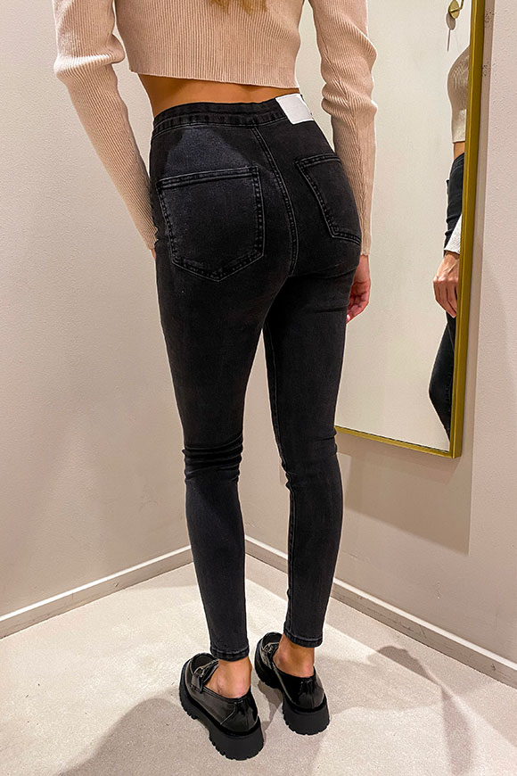 Glamorous - Jeans nero slavato skinny senza tasche