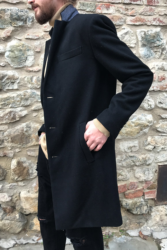 Minimum - Long black coat