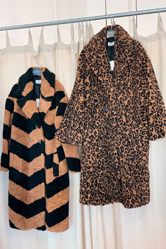 Vicolo - Oversized leopard fur coat