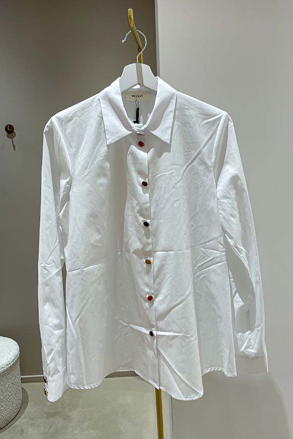 Vicolo - Camicia basic bianca con bottoni gioiello colorati