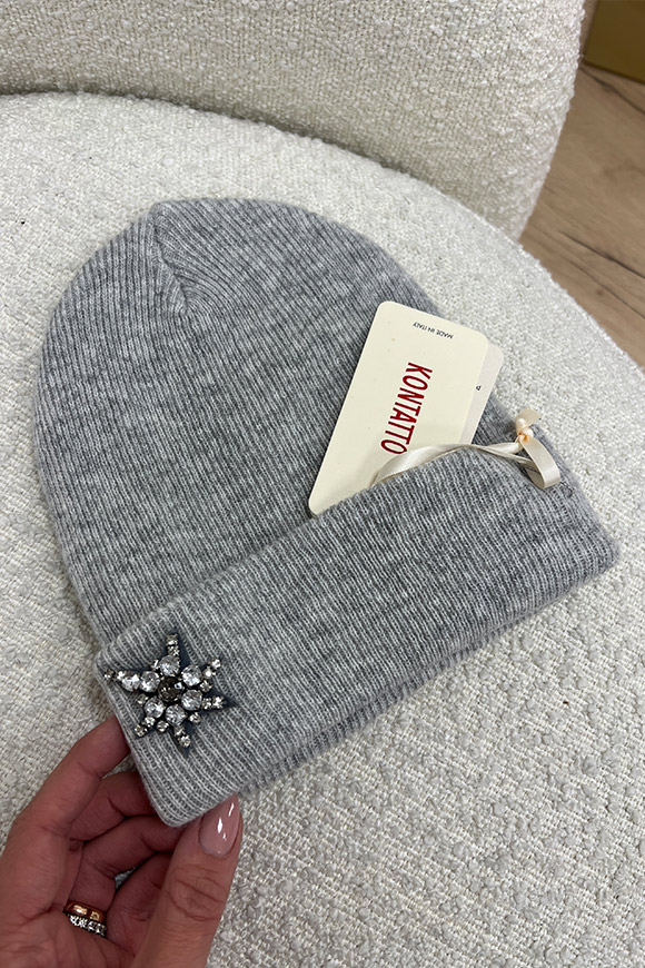 Kontatto - Cappello cuffia grigio chiaro con spilla misto lana