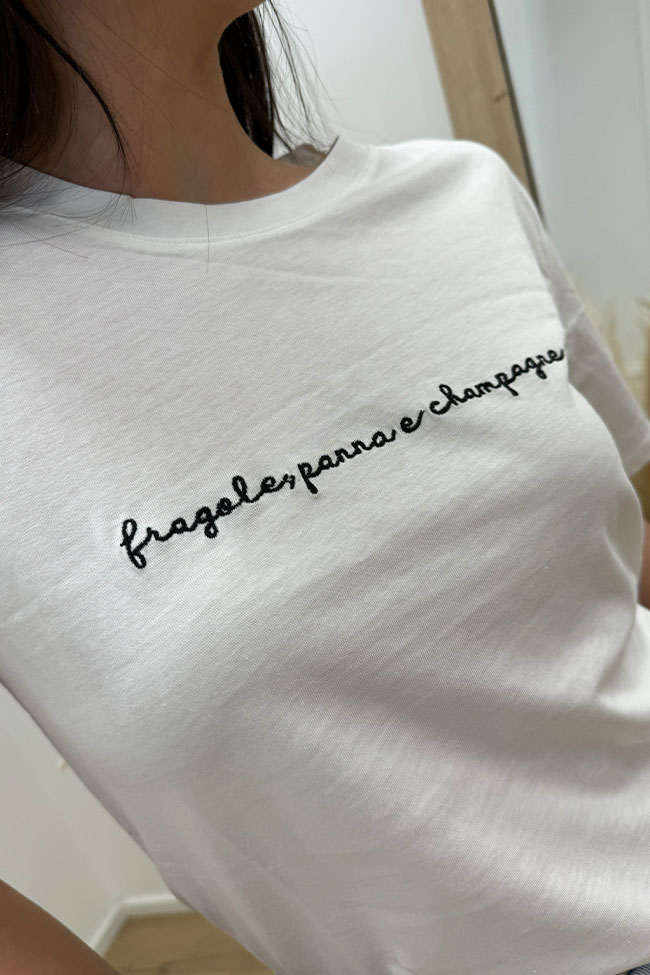 Calibro Shop - T shirt basic scritta "Fragole, panna e champagne"