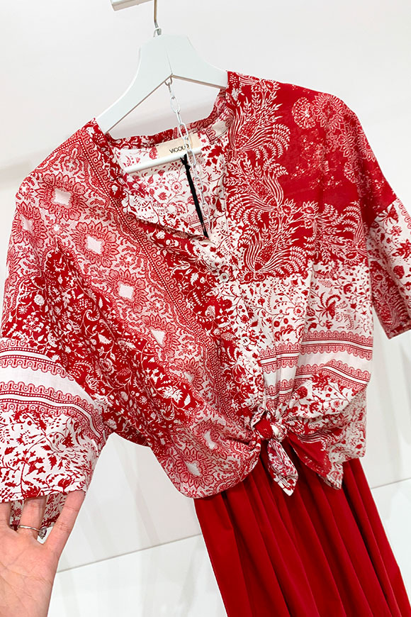Vicolo - Camicia fantasia foulard rossa e bianca in mussola di cotone con nodo