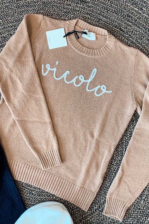 Vicolo - Camel sweater with white embroidery