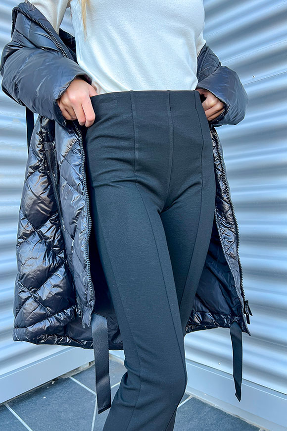 Vicolo - Black cigarette trousers with Milan stitch slit