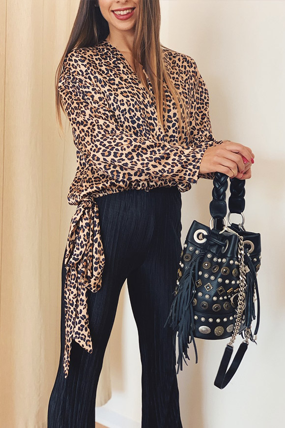 Vicolo - Camicia leopardata con fiocco laterale