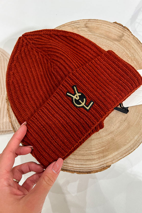 Vicolo - Caramel beanie hat with "VCL" logo
