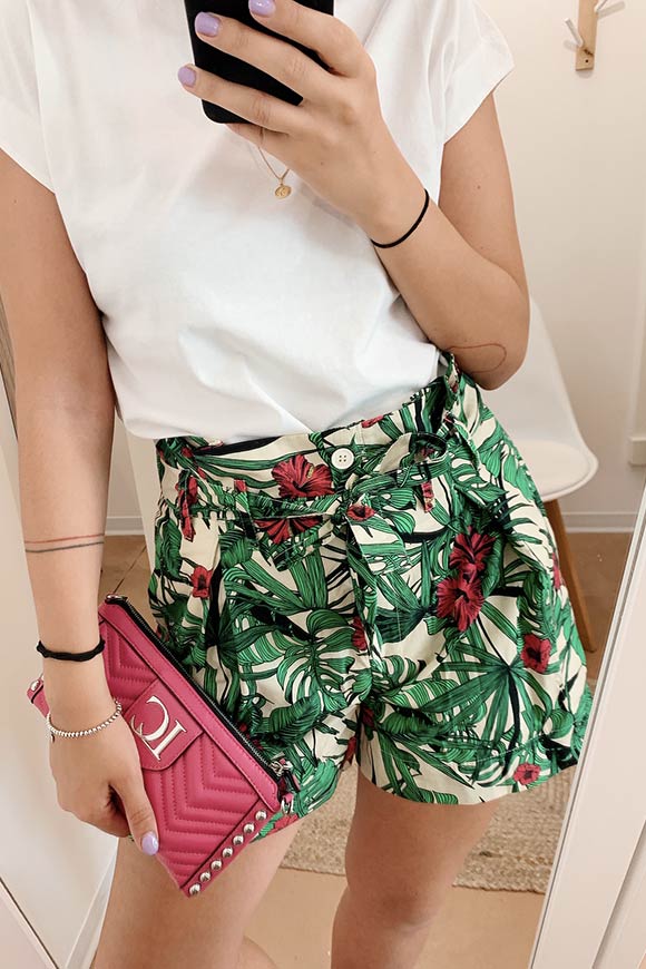 Vicolo - Paper bag shorts in forest print with belt