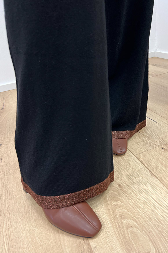 Akep - Pantalone a zampa nero bordo lurex bronzo
